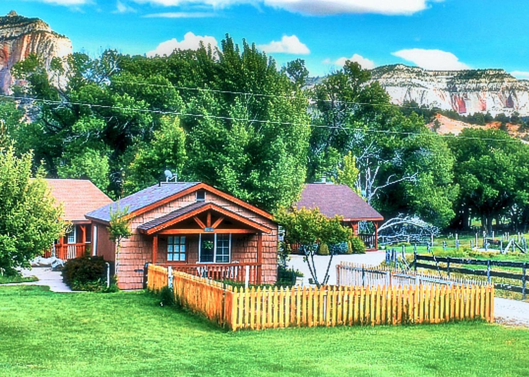 Arrowhead Country Cabins Villa Mount Carmel Room photo